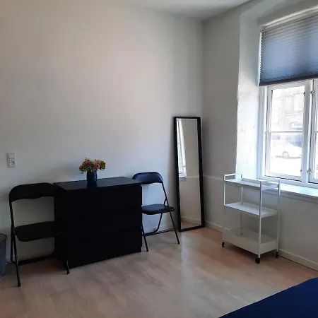 7 In C Apartment *
