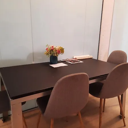 Apartment 7 In C